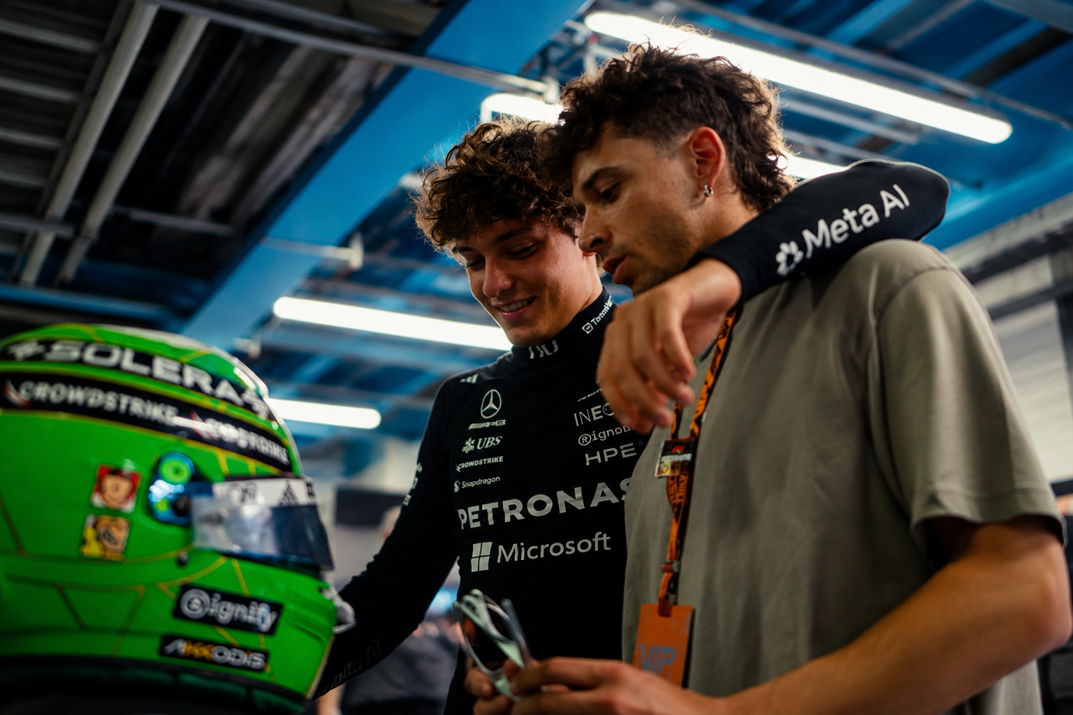 Bezzecchi Meets Antonelli at Monza and Gets a Close Look at Rossi Tribute Helmet